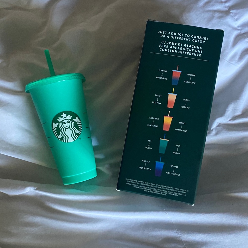 💚New Starbucks Color Changing Cups💚
